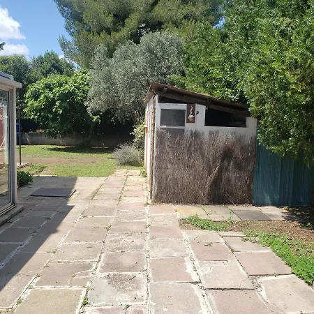 Orteils Au Soleil Jardin Parking Nîmes Esterno foto